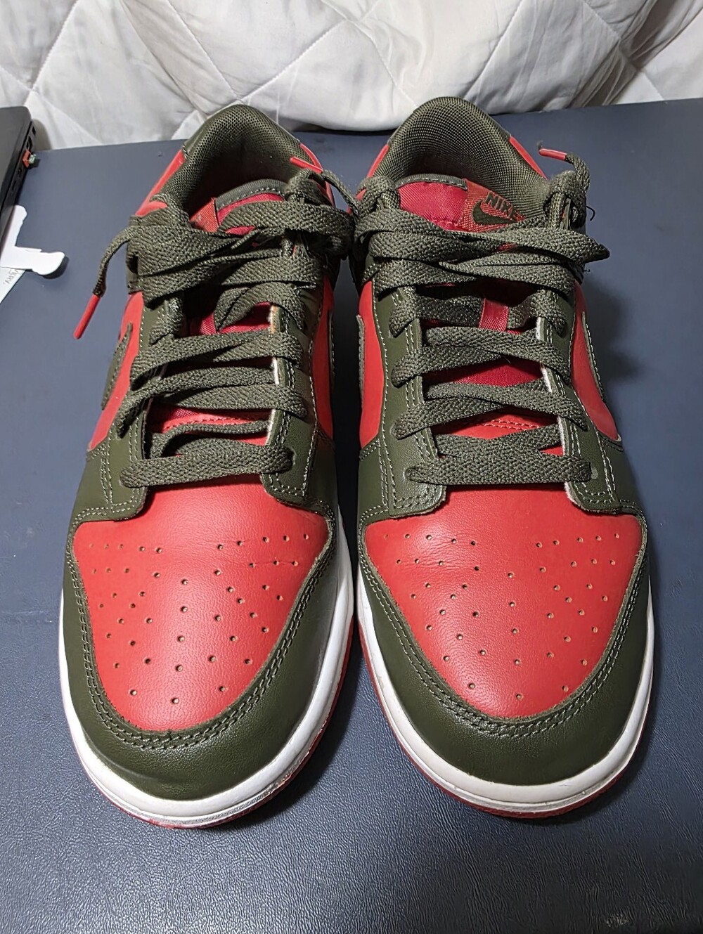 Nike Dunk Low "Mystic Red", Size 9.5m, Olive Green & Red Low-Top Sneakers